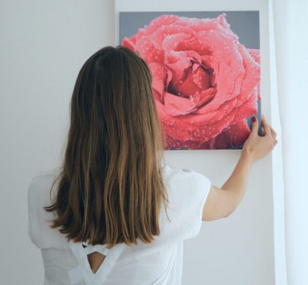 Hanging a canvas scaled e1607520823647.jpg